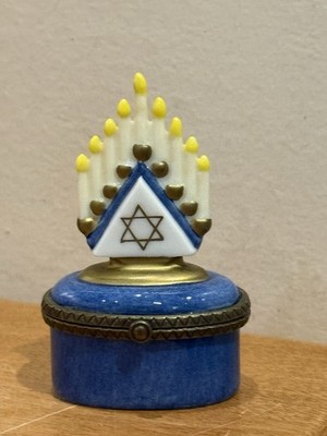 PHB Trinket Box Menorah Porcelain Hinged (No Dreidel Trinket Inside) EUC 2 