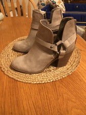 SUGAR Suede beige Buckle Ankle boots Wally Strap Sz 8M
