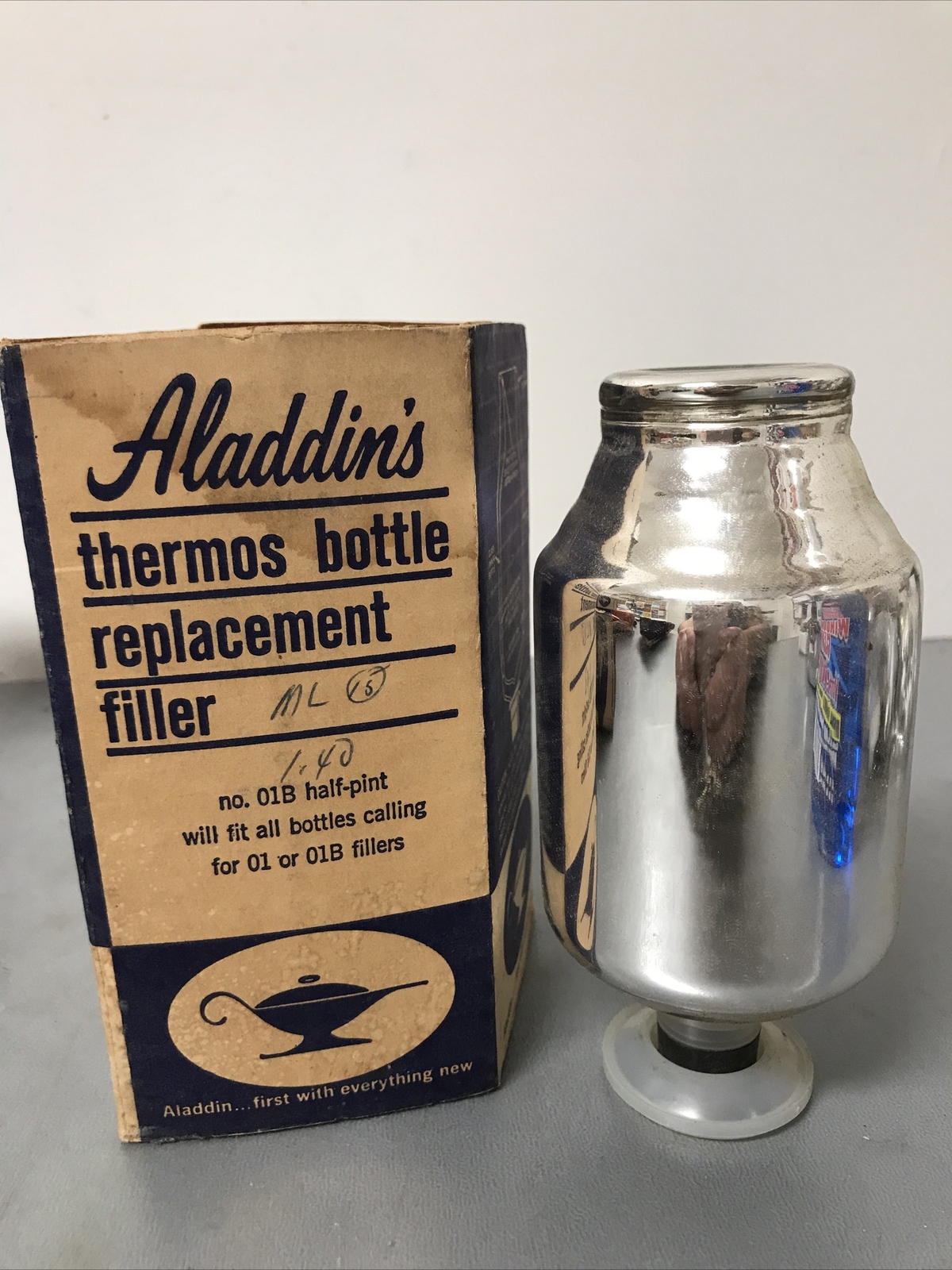 VINTAGE NOS ALADDIN'S GLASS THERMOS BOTTLE REPLACEMENT FILLER 01 01B HALF PINT