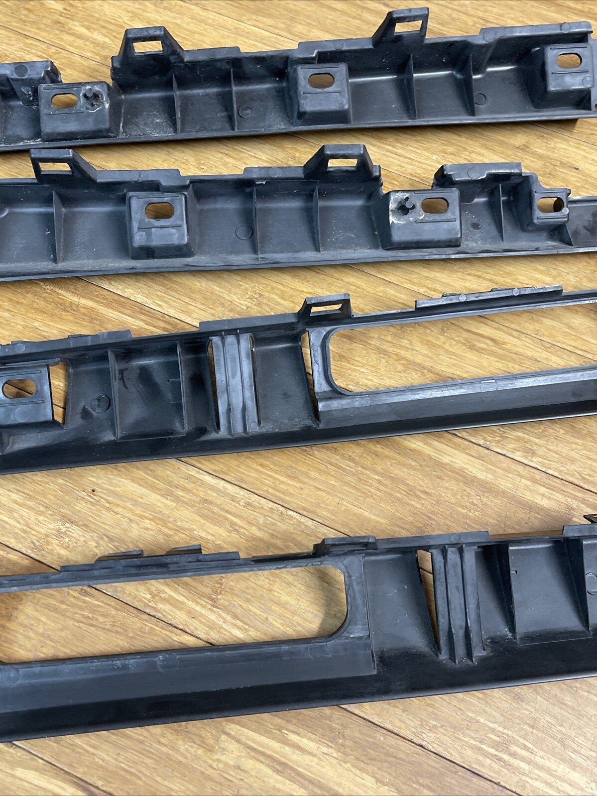 2008-2015 Audi R8 42 Side Skirt Rocker Mount Bracket Set Left & Right OEM