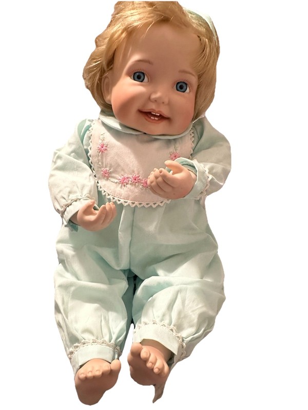 Ashton-Drake 1997  Porcelain/cloth Doll Baby Galleries Collection Emily Anne