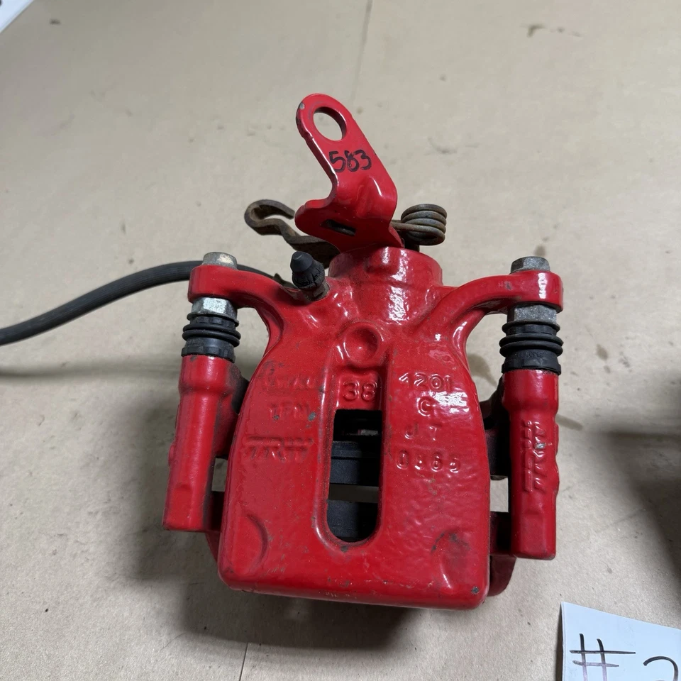 Par rojo de pinzas de freno traseras izquierda y derecha 15-19 VW MK7 Golf GTI 310 mm OEM Foto 3 de 4