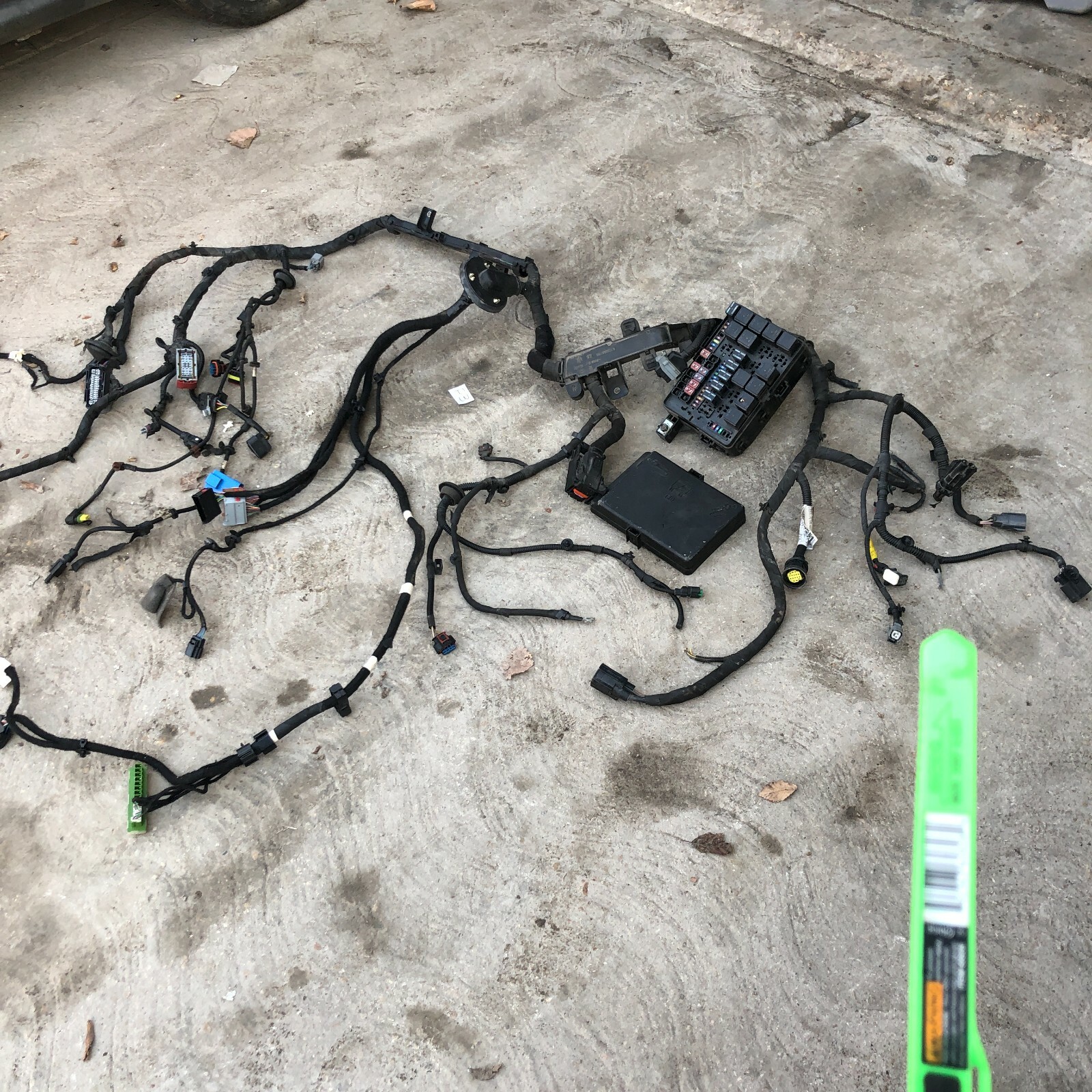 2014 - 2017 Maserati Ghibli 3.0L V6 Engine Bay Wiring Harness OEM 06700086490