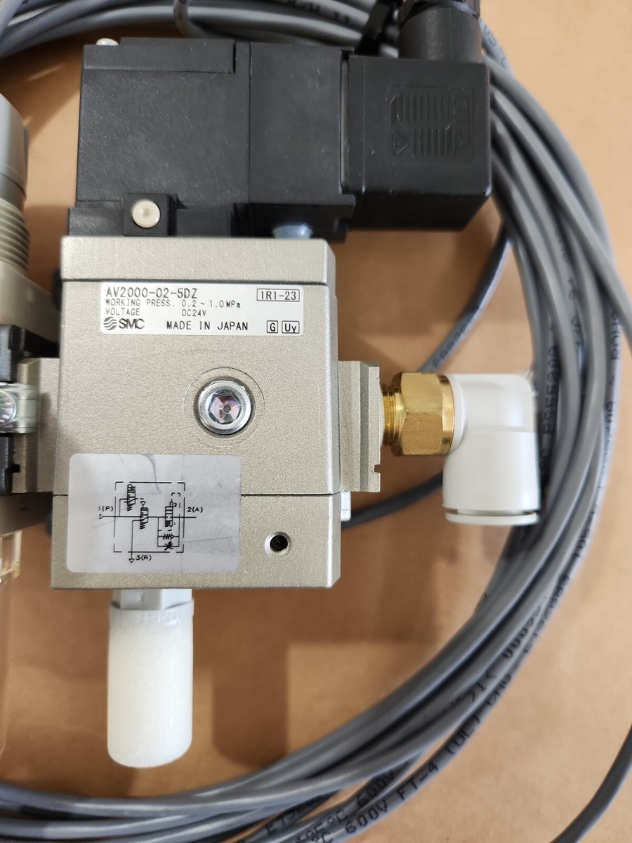 NEW* SMC AV2000-02-5DZ Solenoid Valve & AW20-02-A Regulator VHS20