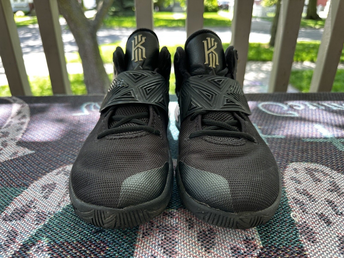 Nike Kyrie Flytrap 3 Men's Sz 10 Sneaker Leather Mesh