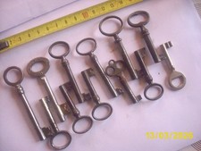 Lot de 12  clefs creuses  pour meuble