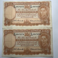 1952 10 Ten Shilling Banknote - Consecutive Pair EF - Coombs / Wilson