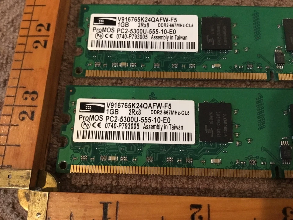 Two ProMOS 1GB 2Rx8 Memory Card V916765K24QAFW-F5 PC2-5300U-555-10-EO - Image 2 of 4