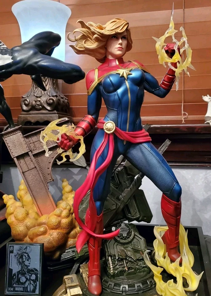 XM Studios CAPTAIN MARVEL 1/4 Premium Collectible Statue w/*Exclusive Plaque* - Image 3 of 4