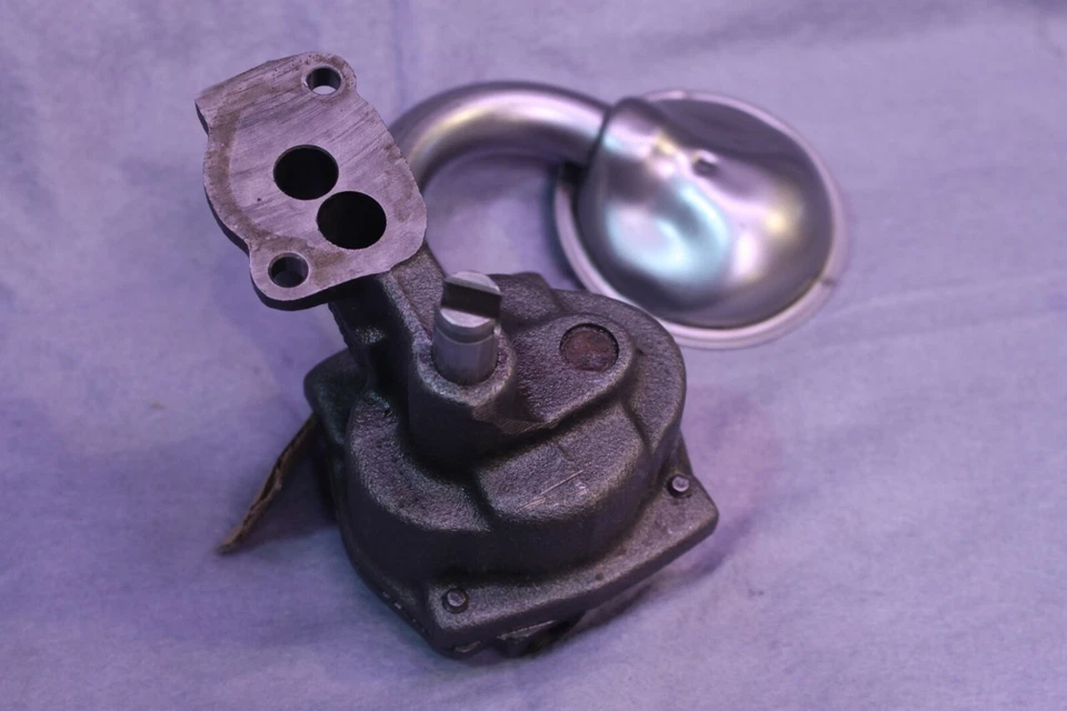 Used low (93) hour - Mercruiser 5.0L 5.7L V8 Oil Pump 8099071 - Image 4 of 4