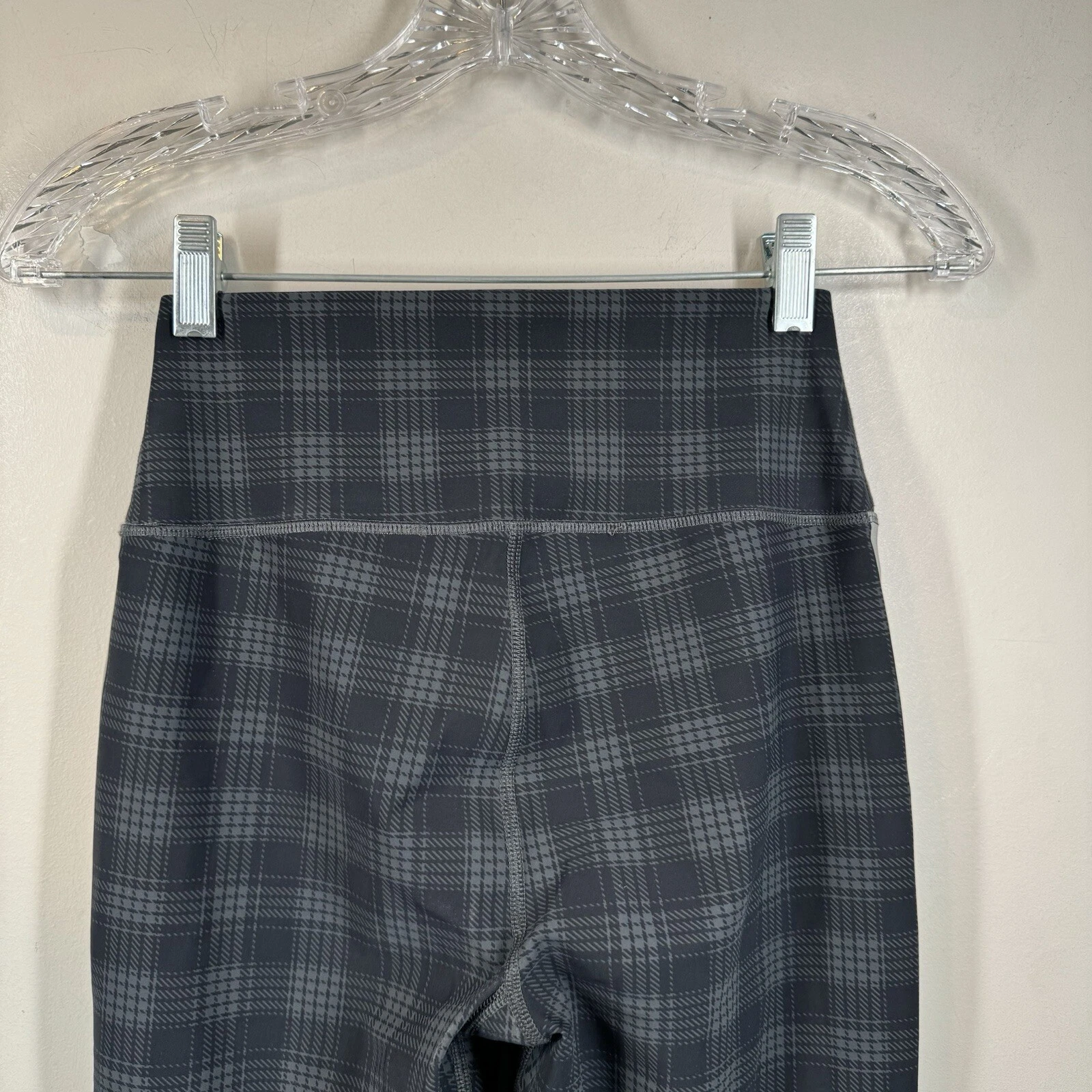 alo-yoga high waist vapor legacy gray plaid reflective leggings