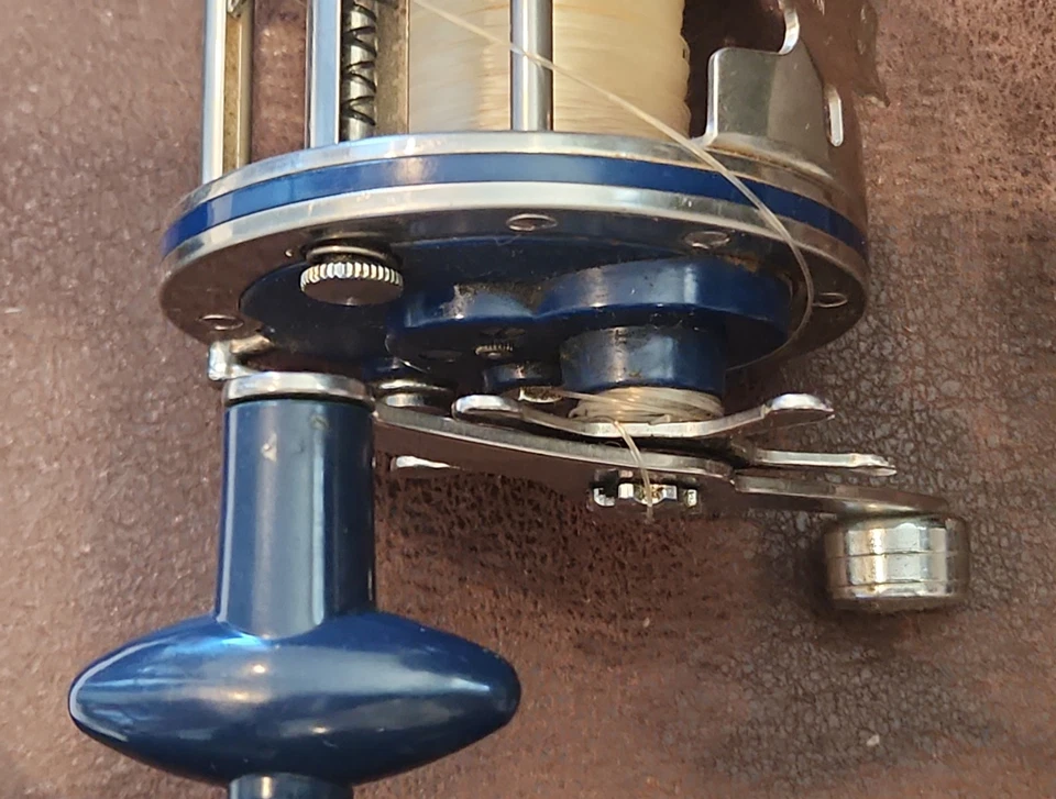 Carrete convencional Olympic Dolphin 625-LW de colección Japón limpio probado funcionando Foto 3 de 4