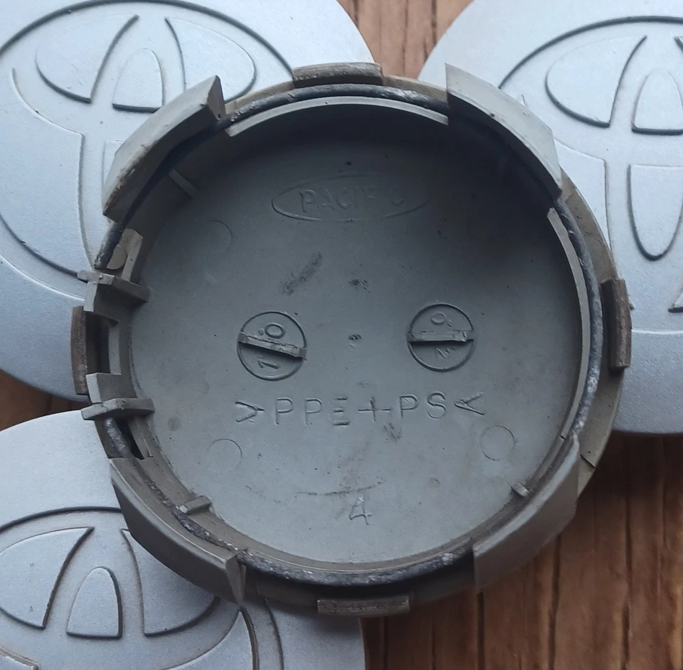 Juego de 4 tapas centrales Toyota Rav4 Corolla, 2001-2009, p/n PPE+PS Foto 3 de 3