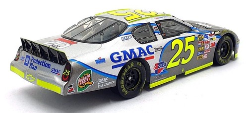 Action 1/24 Scale 402810 - Chevrolet Monte Carlo 2004 GMAC NASCAR #25 - Picture 2 of 5