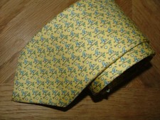 MENS VINEYARDS VINES TIE 100% SILK HAND MADE IN USA YELLOW BLUE BIRDS #0495