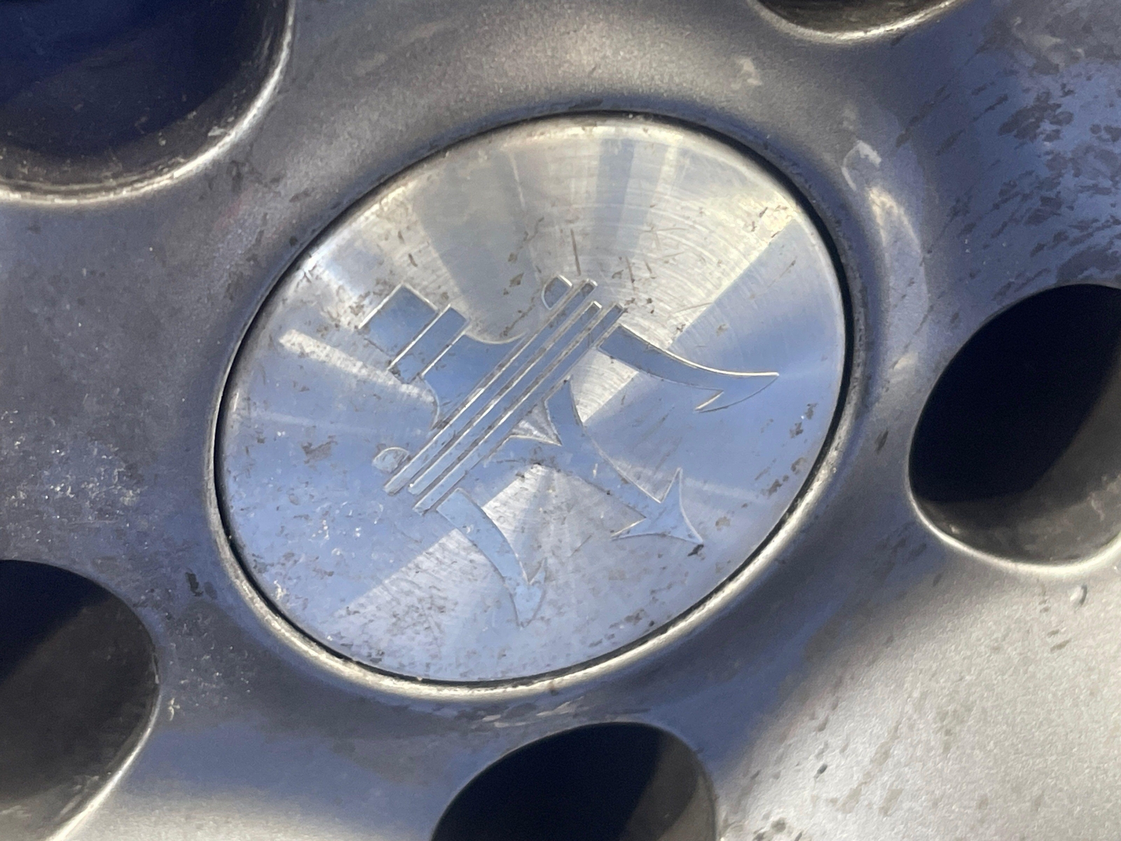 2017-2022 MASERATI LEVANTE OEM 19/8.5 5 V SPOKE WHEEL RIM SILVER *CURBED*