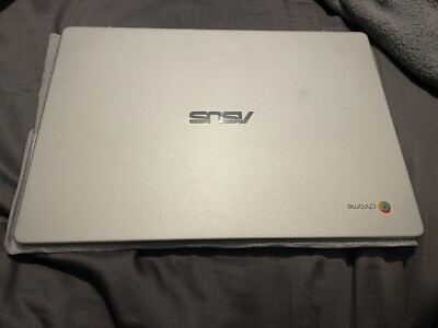 ASUS ChromeBook C423NA-DH02 14 Inch Intel Celeron N3350 1.1GHz/ 4GB - Silver
