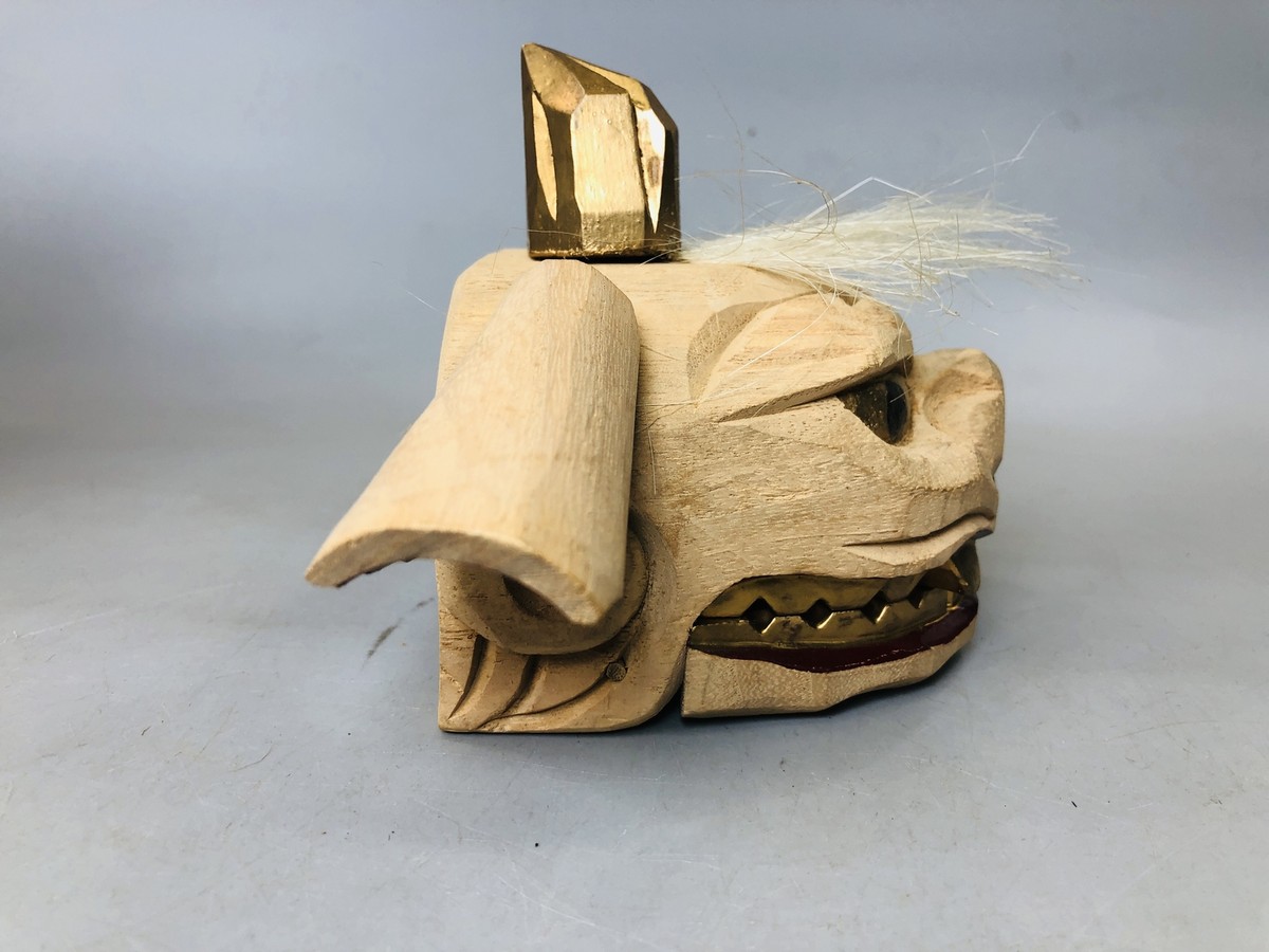 Y5884 OKIMONO Lion head figurine wood carving signed box Japan