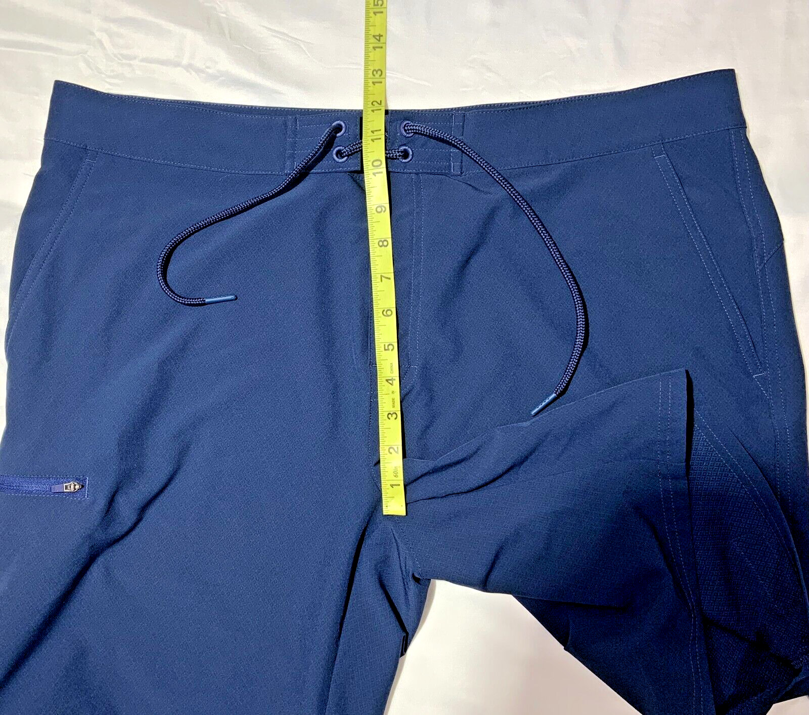 Vineyard Vines Performance Solid Stretch Board Sh… - image 11