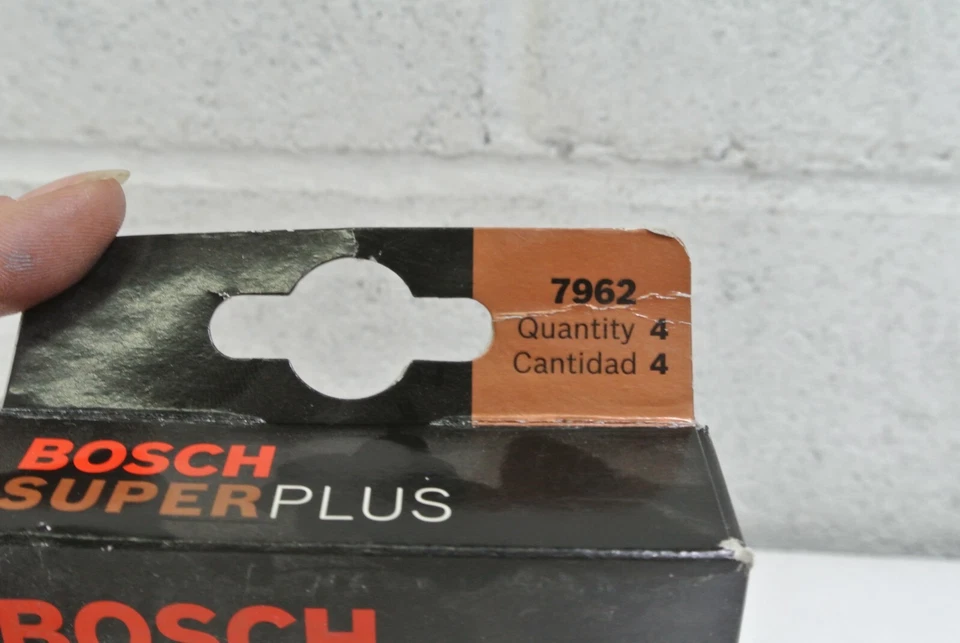BOSCH SUPER PLUS 7962 SPARK PLUGS PACK OF 4 - Image 2 of 4
