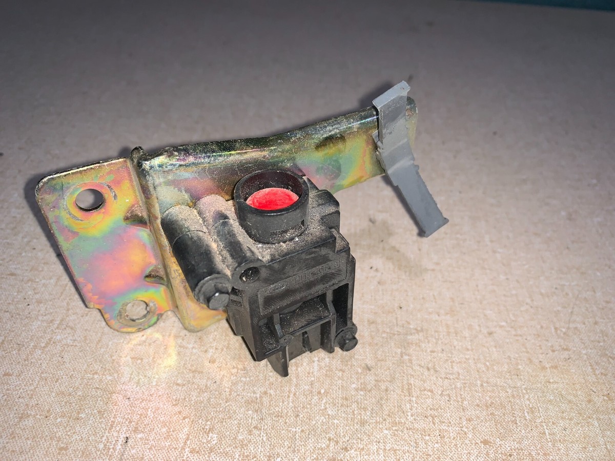 98 99 00 01 02 03 Ford Escort ZX2 fuel pump inertia cut off