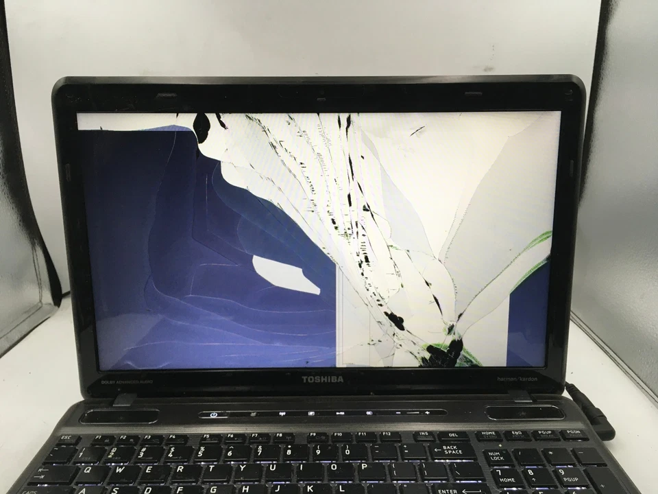 TOSHIBA SATELLITE P755 S5182 -PARA REPUESTOS/LCD DEFECTUOSO- INTEL I5 2ª GENERACIÓN - 4GB RAM - BB Foto 2 de 4