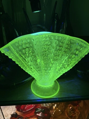 Vintage Fenton Topaz Vaseline Uranium Opalescent Hobnail Fan Vase 8” By 10”