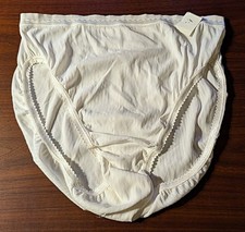 Bali 2437 Sassy Skamp Stretch Hikini Brief Panty White Sz 6 NOS VTG Nylon