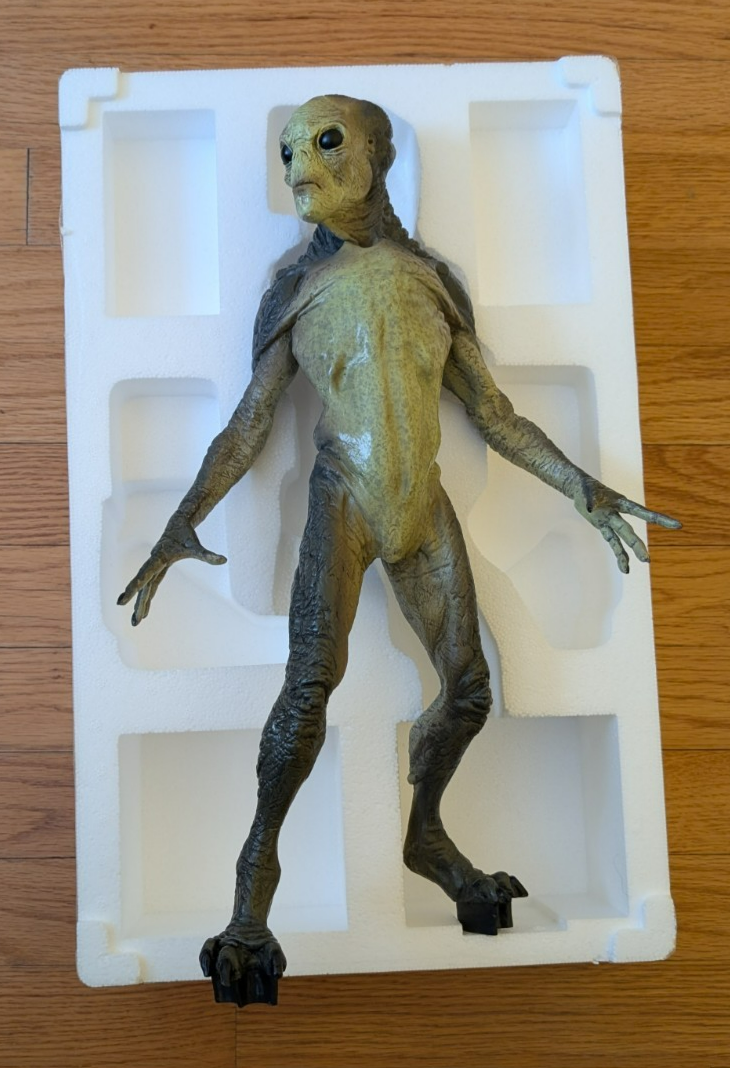 1998 X-Files ALIEN MAQUETTE Fight the Future Reel Images NEW With