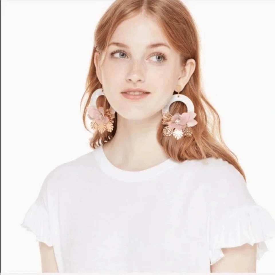 Pendientes florales Kate Spade New York rosa, blanco y oro rebanada de piedra. Usado en excelente estado! Foto 2 de 4