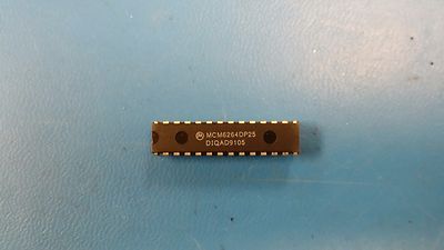 (1 PC) MCM6264DP25 MOT 8KX8 STANDARD SRAM, 25ns, PDIP28
