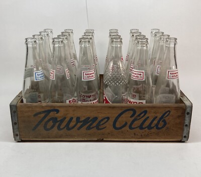 TOWNE CLUB WOODEN SODA BEVERAGE CRATE FULL  24 TOWNE BOTTLES VERY NICE VINTAGE