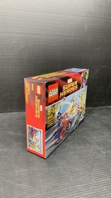 Lego 6865 Marvel Super Heroes Captain America&rsquo;s Avenging Cycle 2012