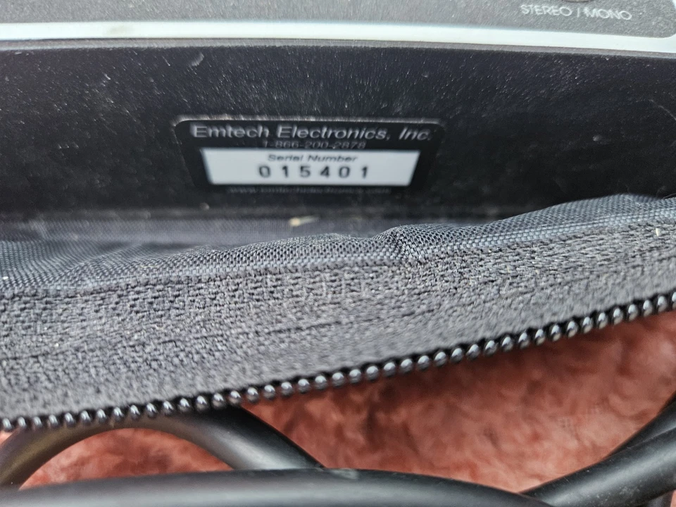 Emtech Ej-8Emtech EJ-8 The Crab Multi-Input Audio Adapter with Mic Level Output - Image 3 of 4