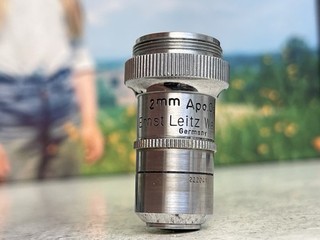 Leitz Wetzlar 2mm Apo Oil 90:1 A = 1.32 Immersion Objective Lens Microscope