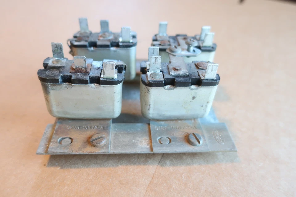 Ford Thunderbird 1961-1966 convertible banco de relés probado buen conductor sobreviviente Foto 2 de 4