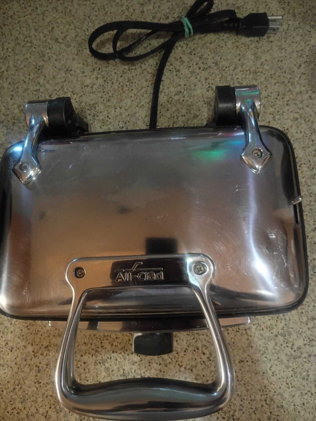 All-Clad Waffler 2-Square Belgian Waffle Maker (Model 6061).