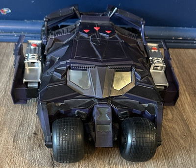 DC Comics Mattel BATMAN BEGINS--DARK KNIGHT Batmobile w/ 1 Batman Figure--WORKS