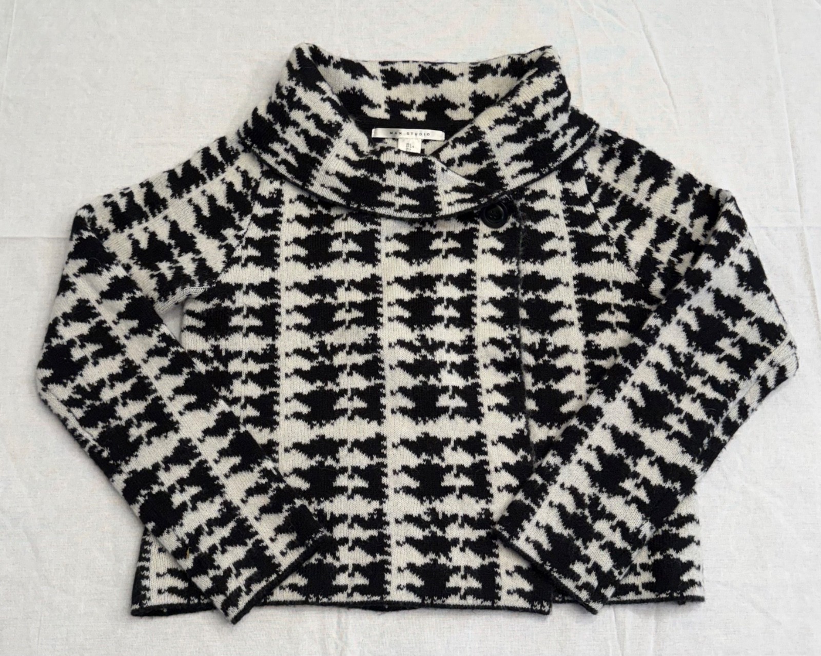 Houndstooth sweater jacket Max Studio Women's Lar… - image 3