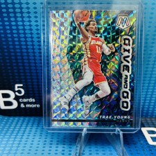 2022-23 Trae Young Panini Give and Go Green Mosaic Prizm #4