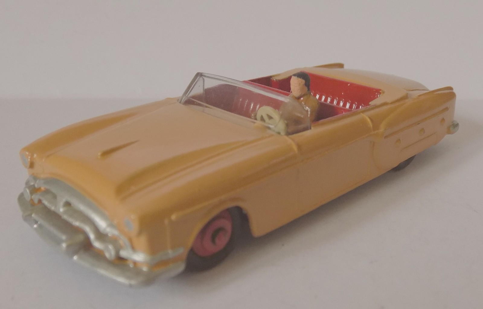 Dinky 132, Packard Convertible - Free Price Guide & Review