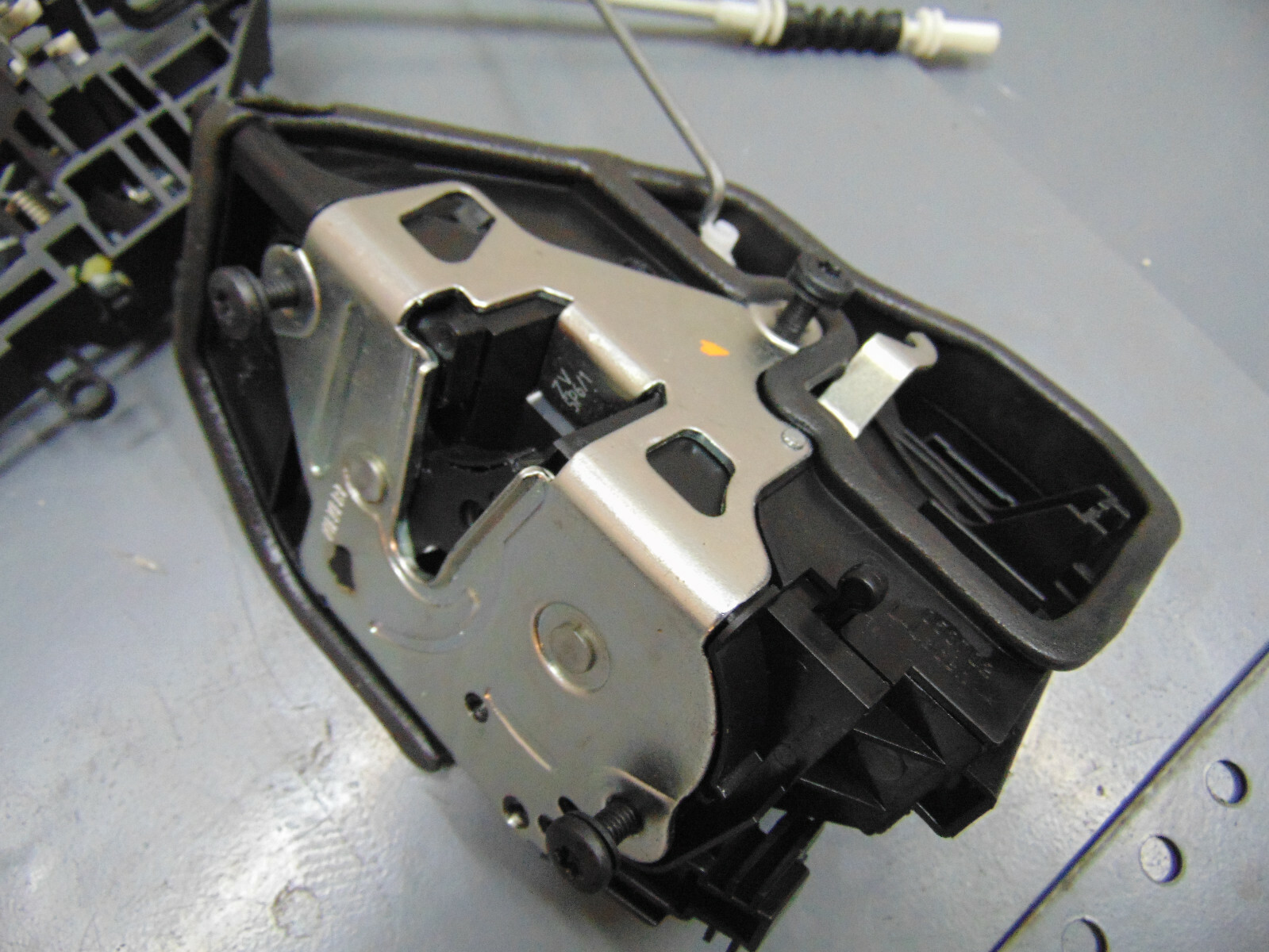 2017 BMW M3 DOOR LOCK ACTUATOR MOTOR HANDLE CARRIER F30 F80 2012 