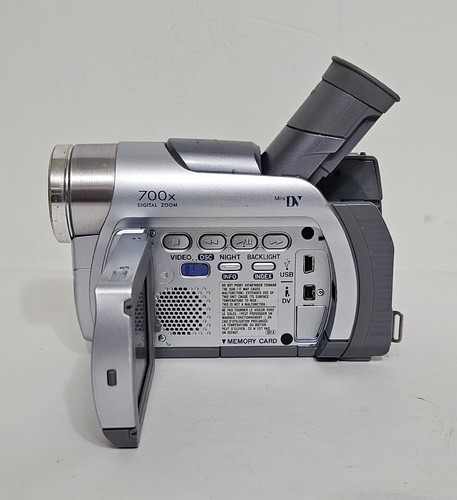 JVC GR-D70U PARTS/REPAIR Mini-Camcorder Digital Video Camera 700X Zoom NOT TESTD - Picture 3 of 9