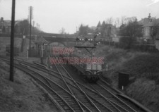 FOTO ESTACIÓN ALLOA - JUEGO DE 3 CARROS SUBURBANO CON UN ENFOQUE DE SERVICIO DEVON VALLEY