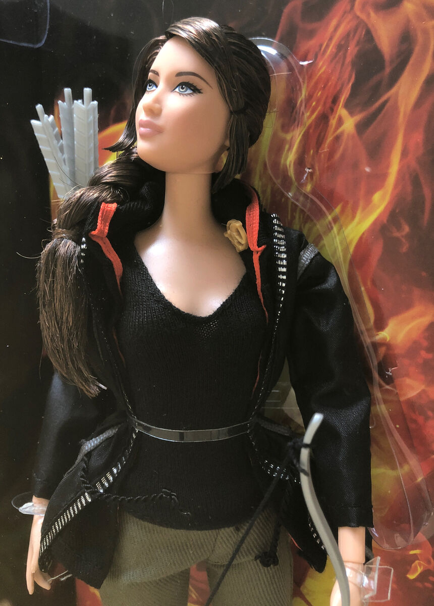 Coturno Preto da Barbie Collector Katniss - Jogos Vorazes, Brinquedo Barbie  Usado 93922599