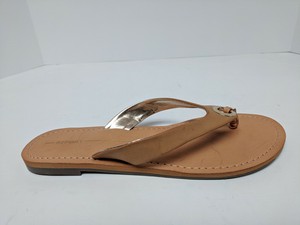 report thong sandals