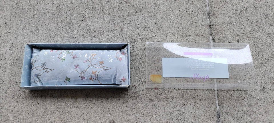 Bath&Body Works SLEEP Aromatherapy "Lavender" Comforting Eye Pillow, Silk, New! - Image 4 of 4