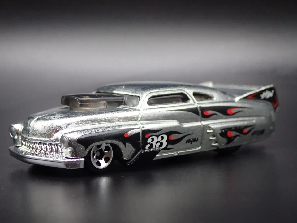 1949 49 MERC MERCURY NHRA DRAG CAR Modello Diecast Collezionabile In Scala 1:64 - Immagine 2 di 4