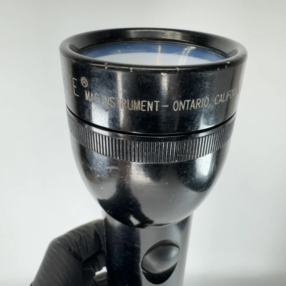 Maglite Mag-Lite Flashlight Black 4D Cell Heavy Duty Aluminum Torch USA 15 Inch - Image 3 of 4