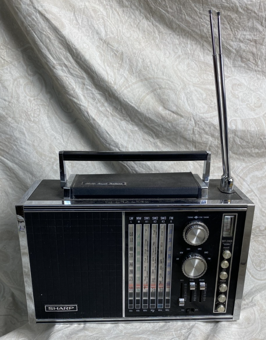 VTG SHARP MODEL FV-1800A DELUXE 6 BAND RADIO w/Short Wave Guide
